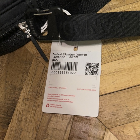 Lululemon Crossbody Bag - Picture 7 of 8